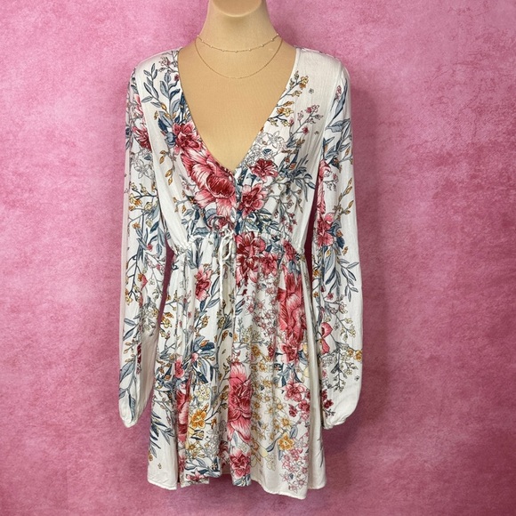 Billabong Dresses & Skirts - 133. Billabong Floral Long Sleeve Mini Dress XS